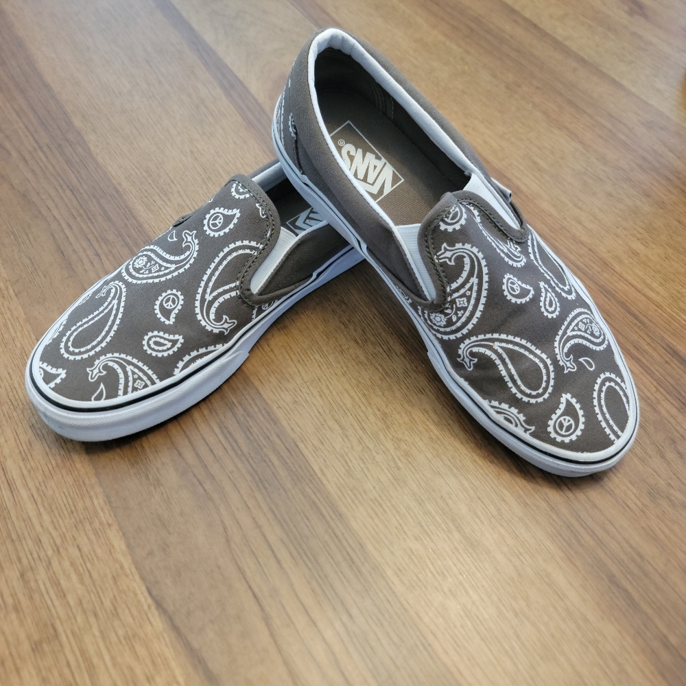 NEW VANS Slip-On Brown Paisley Canvas Men's Casual Shoes Comfort US Size 8